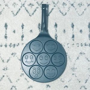 Emoji Pancake Pan